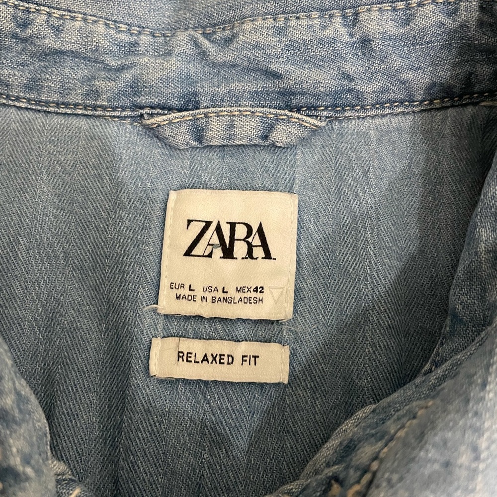 Zara men’s relaxed fit denim button down - Picture 2 of 2